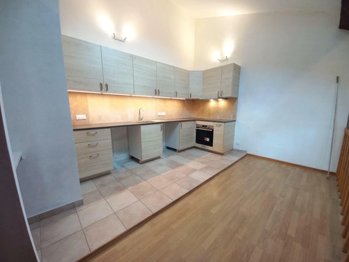 Image d'un appartement 4 pièces 109 m² à 660€ à millau (12100)