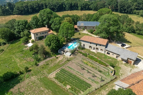 Image d'un maison 16 pièces 590 m² à 1272000€ à figeac (46100)