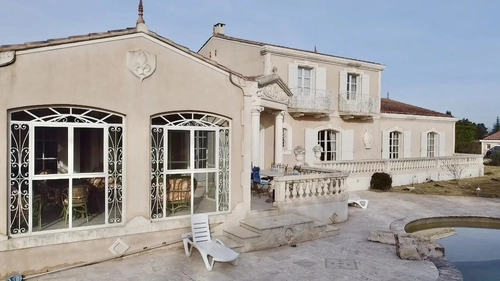 Image d'un maison 11 pièces 420 m² à 2650000€ à mollégès (13940)