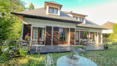 Image d'un maison 8 pièces 220 m² à 1245000€ à l'étang-la-ville (78620)