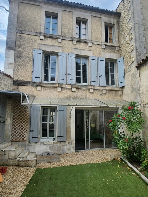 Image d'un maison 6 pièces 162 m² à 249000€ à jarnac (16200)