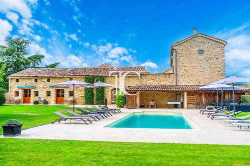 Image d'un maison 12 pièces 537 m² à 1295000€ à barjac (09190)