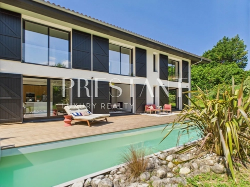 Image d'un maison 11 pièces 310 m² à 1690000€ à arcangues (64200)