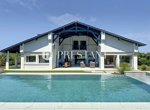 Image d'un maison 11 pièces 301 m² à 1785000€ à arcangues (64200)