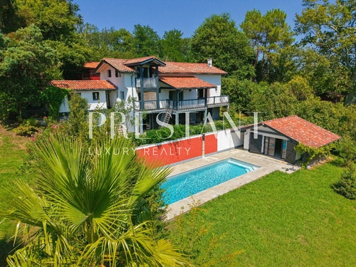 Image d'un maison 9 pièces 200 m² à 1695000€ à arbonne (64210)