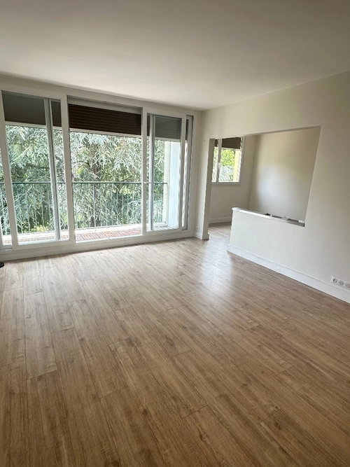 Image d'un appartement 4 pièces 65 m² à 319000€ à buc (90800)