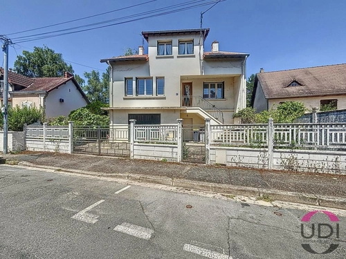 Image d'un maison 7 pièces 225 m² à 178200€ à montluçon (03100)