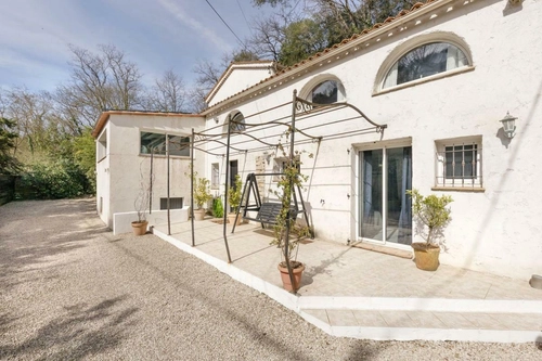 Image d'un maison 6 pièces 143 m² à 750000€ à châteauneuf-grasse (06740)