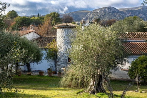 Image d'un maison 7 pièces 190 m² à 949000€ à la gaude (06610)