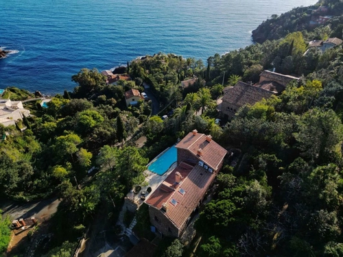 Image d'un maison 6 pièces 261 m² à 3750000€ à théoule-sur-mer (06590)