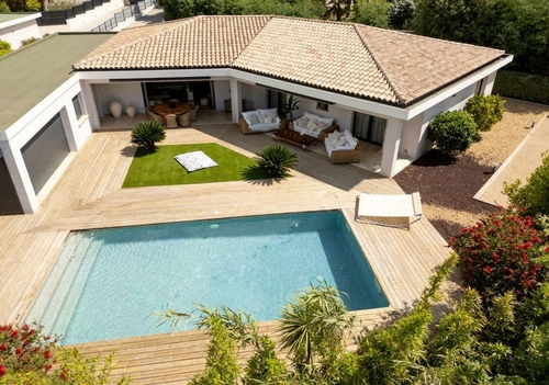 Image d'un maison 8 pièces 185 m² à 1650000€ à grimaud (83310)