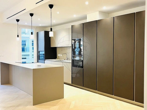 Image d'un appartement 4 pièces 152 m² à 1365000€ à nice (06000)