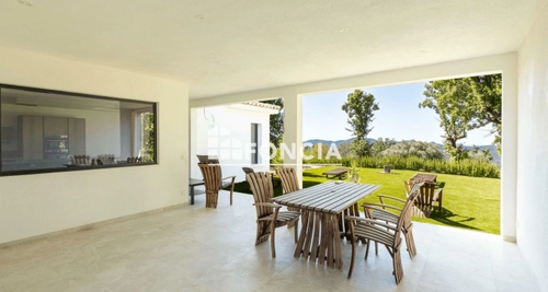 Image d'un maison 4 pièces 153 m² à 693000€ à montauroux (83440)