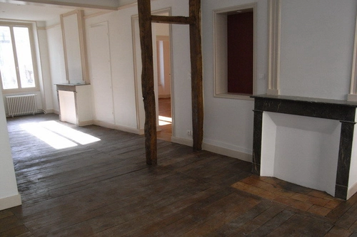 Image d'un appartement 4 pièces 107 m² à 868€ à rodez (12000)