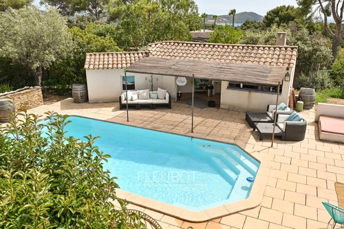 Image d'un maison 6 pièces 210 m² à 1500000€ à la cadière-d'azur (83740)