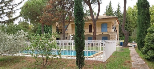 Image d'un maison 4 pièces 113 m² à 1800€ à salon-de-provence (13300)