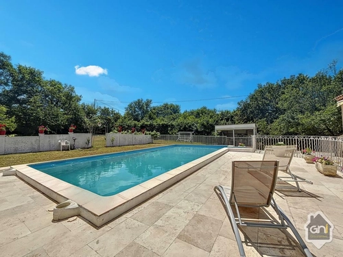 Image d'un maison 8 pièces 170 m² à 450000€ à rians (83560)