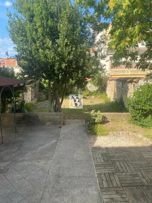 Image d'un maison 5 pièces 131 m² à 973€ à angoulême (16000)