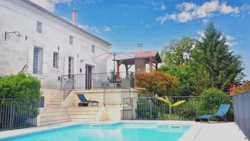 Image d'un maison 10 pièces 190 m² à 424000€ à aubeterre-sur-dronne (16390)