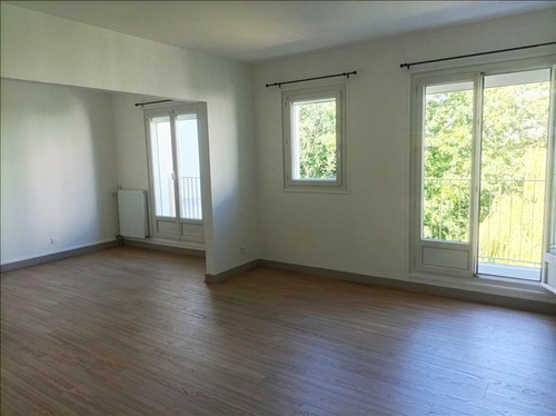 Image d'un appartement 3 pièces 77 m² à 950€ à fleury-les-aubrais (45400)