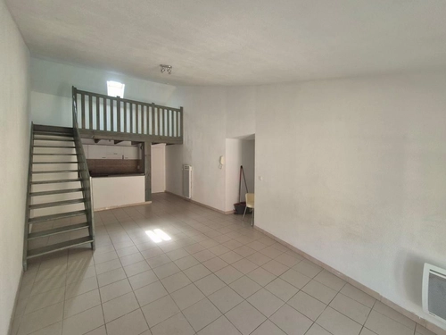 Image d'un appartement 2 pièces 61 m² à 550€ à pont-saint-esprit (30130)