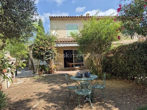 Image d'un maison 5 pièces 87 m² à 460000€ à carqueiranne (83320)