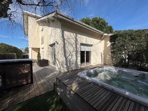 Image d'un maison 5 pièces 140 m² à 613000€ à pessac (33600)