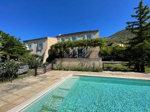 Image d'un maison 8 pièces 182 m² à 495000€ à rustrel (84400)