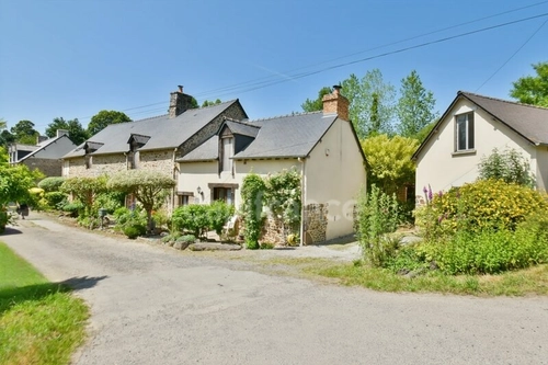 Image d'un maison 8 pièces 240 m² à 389500€ à combourg (35270)