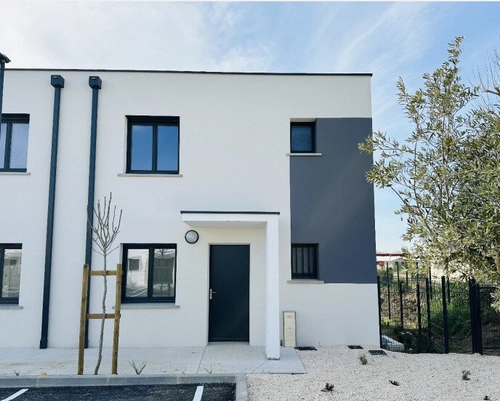 Image d'un maison 4 pièces 84 m² à 1210€ à sérignan (34410)