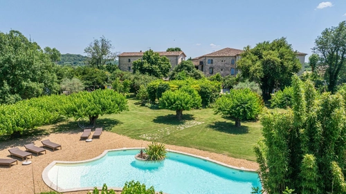 Image d'un maison 32 pièces 894 m² à 1990000€ à vézénobres (30360)