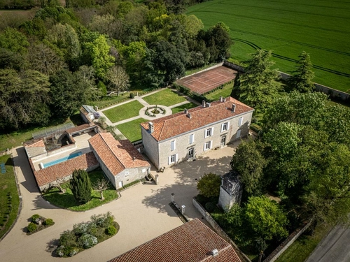 Image d'un maison 12 pièces 400 m² à 1964800€ à fontenay-le-comte (85200)