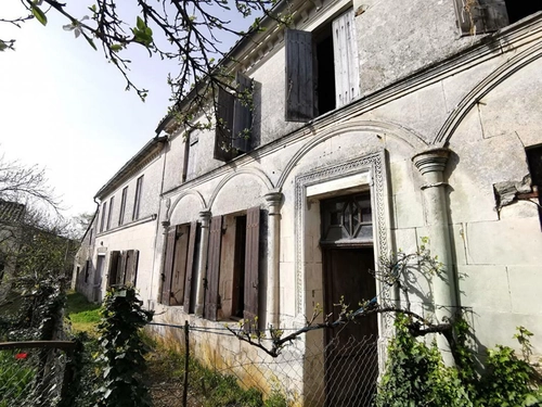 Image d'un maison 12 pièces 420 m² à 159990€ à saintes (17100)