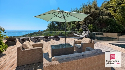 Image d'un maison 6 pièces 227 m² à 1790000€ à roquebrune-sur-argens (83520)