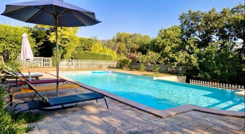 Image d'un maison 12 pièces 340 m² à 1150000€ à aubagne (13400)