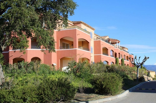 Image d'un appartement 3 pièces 52 m² à 325000€ à roquebrune-sur-argens (83520)