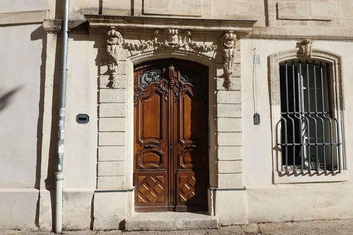 Image d'un appartement 4 pièces 128 m² à 400000€ à avignon (84000)