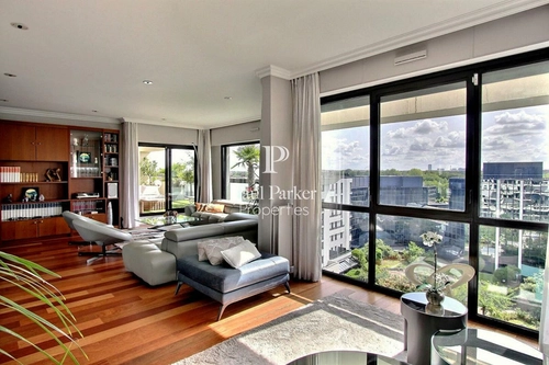 Image d'un appartement 7 pièces 240 m² à 1990000€ à suresnes (92150)