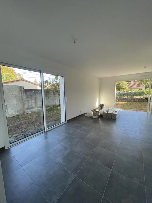 Image d'un maison 4 pièces 84 m² à 1200€ à les sorinières (44840)