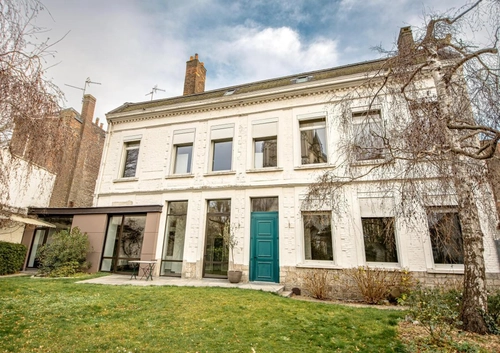 Image d'un maison 10 pièces 328 m² à 2450€ à valenciennes (59300)