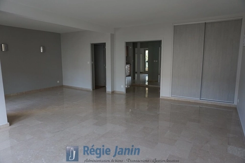 Image d'un appartement 3 pièces 89 m² à 1241€ à "écully" (69130)