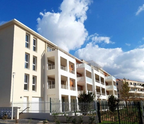 Image d'un appartement 2 pièces 40 m² à 809€ à saint-cyr-sur-mer (83270)