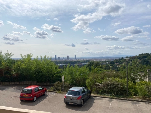 Image d'un appartement 1 pièce 33 m² à 700€ à caluire-et-cuire (69300)