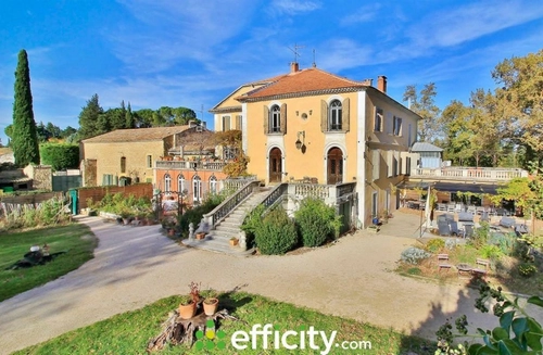 Image d'un maison 33 pièces 1 000 m² à 1480000€ à l'isle-sur-la-sorgue (84800)