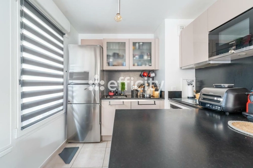 Image d'un appartement 4 pièces 85 m² à 650000€ à suresnes (92150)
