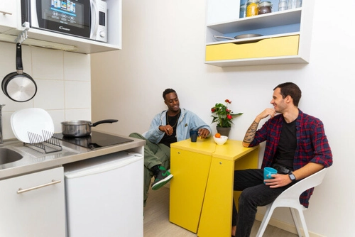 Image d'un studio meublé 17 m² à 812€ à marseille (13000)