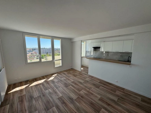 Image d'un appartement 5 pièces 86 m² à 1540€ à trappes (78190)