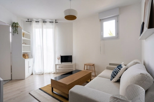 Image d'un studio 19 m² à 680€ à talence (33400)