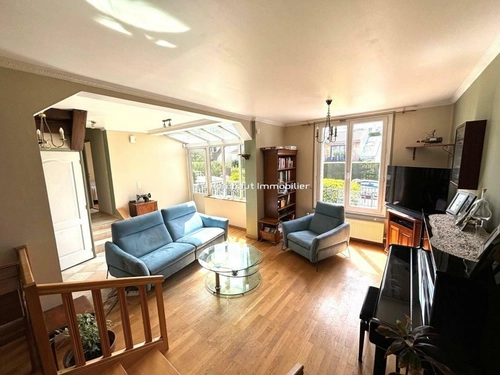 Image d'un maison 5 pièces 108 m² à 2500€ à la celle-saint-cloud (78170)