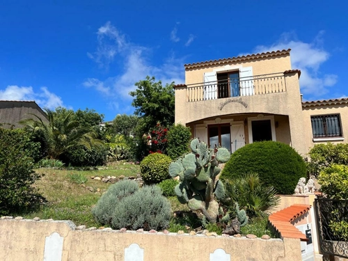 Image d'un maison meublée 4 pièces 72 m² à 1590€ à cogolin (83310)